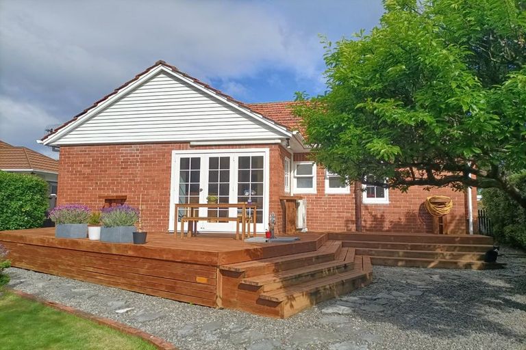Photo of property in 6 Bell Road, Waiwhetu, Lower Hutt, 5010