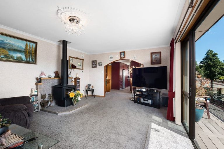 Photo of property in 74 Kinmont Crescent, Kinmont Park, Mosgiel, 9024