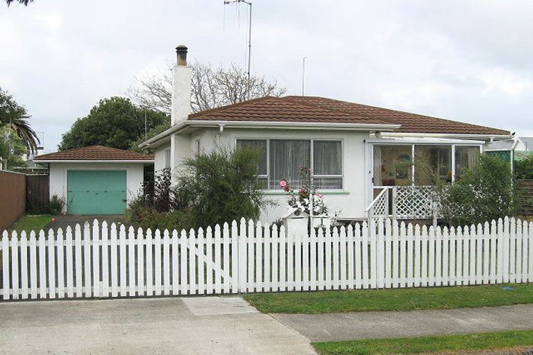 Photo of property in 1 Montagu Street, Feilding, 4702