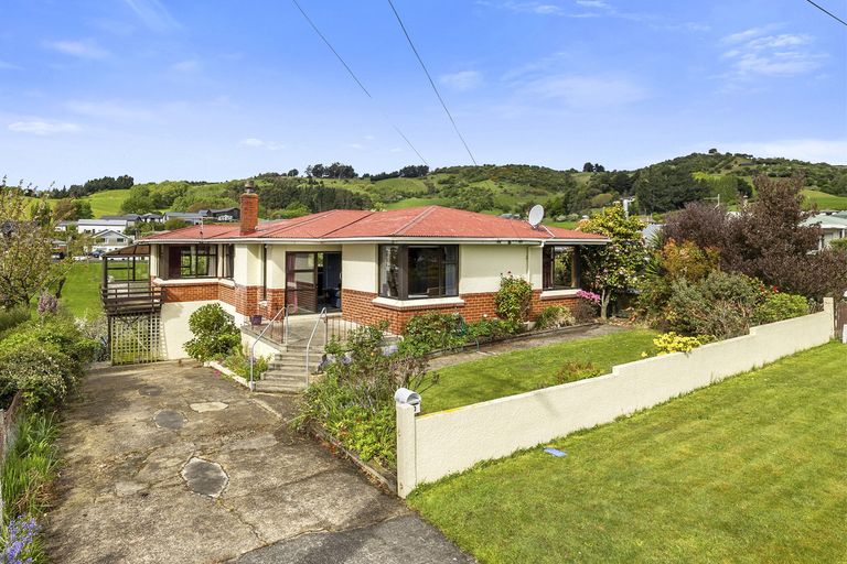 Photo of property in 10 Weir Street, Green Island, Dunedin, 9018