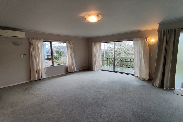 Photo of property in 2/19a Verran Road, Birkenhead, Auckland, 0626