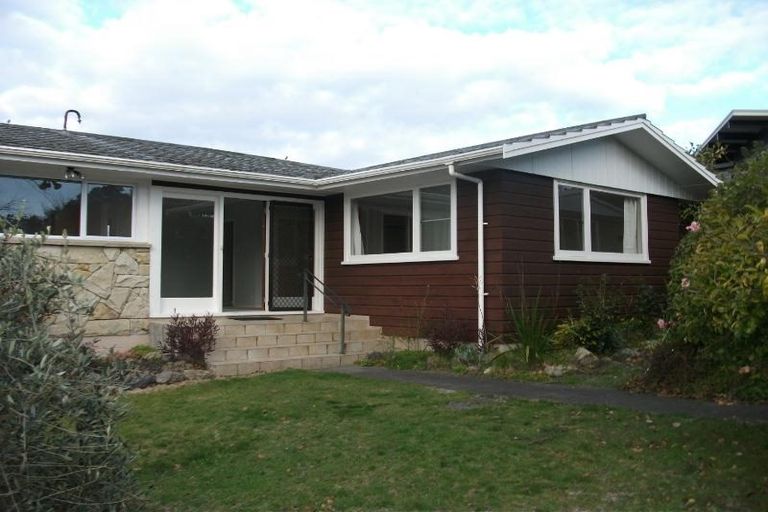 Photo of property in 15 Scenic Heights, Acacia Bay, Taupo, 3330