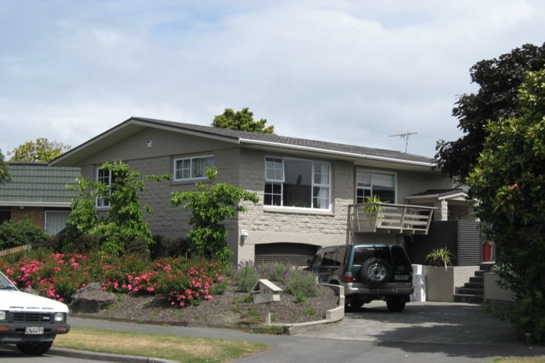 Photo of property in 25 Hillcrest Place, Avonhead, Christchurch, 8042