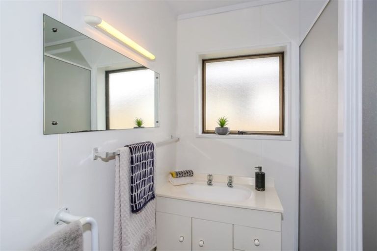 Photo of property in 71f Queen Street, Pukekohe, 2120