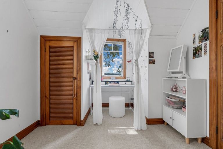 Photo of property in 31b William Bond Street, Stanley Point, Auckland, 0624