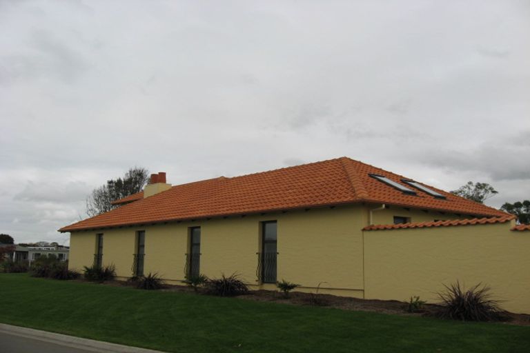 Photo of property in 12 Taunton Green, Papanui, Christchurch, 8052