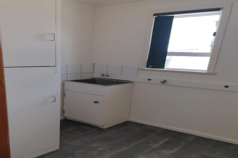 Photo of property in 4 Mountbatten Place, Papakura, 2110