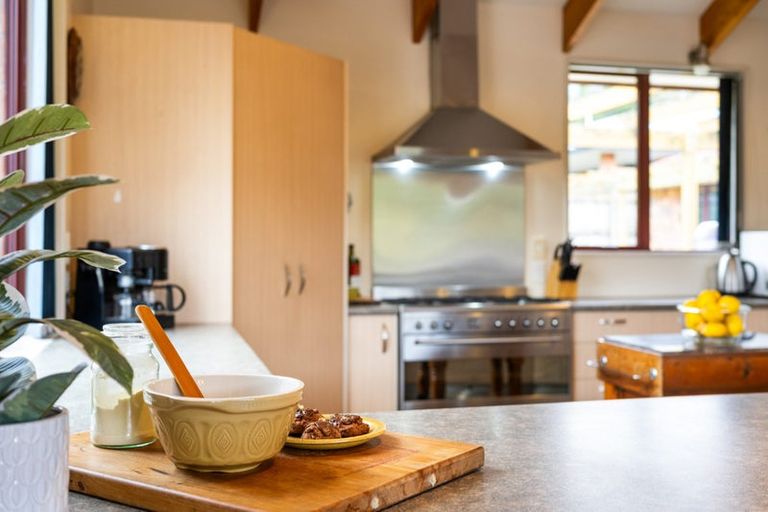 Photo of property in 20 Glentui Place, Waikawa, Picton, 7220