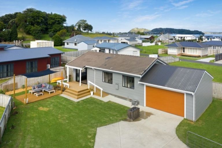 Photo of property in 1 Sandleigh Drive, Athenree, Katikati, 3177