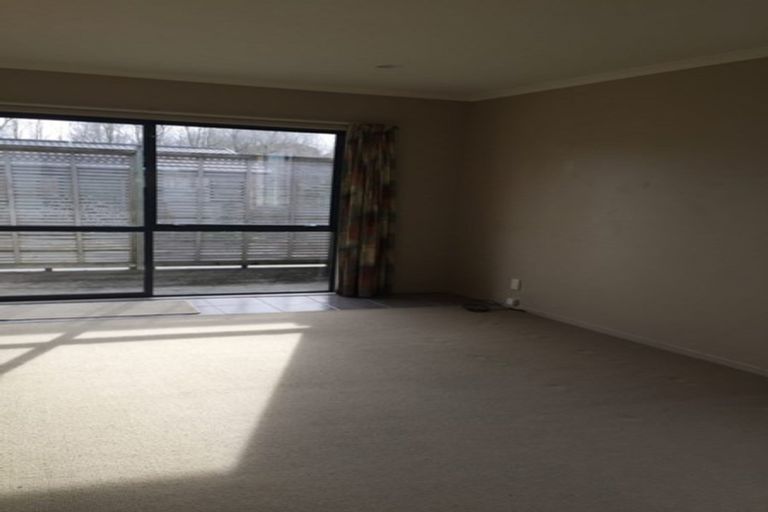Photo of property in 35 Malaspina Place, Papatoetoe, Auckland, 2025