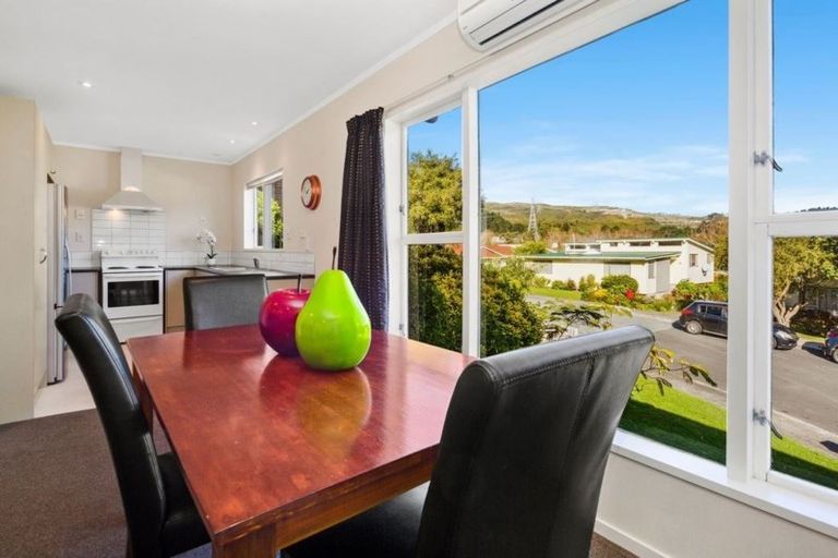 Photo of property in 14a Zande Terrace, Tawa, Wellington, 5028