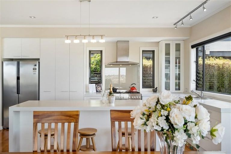 Photo of property in 21 Bayview Park Lane, Orewa, 0931