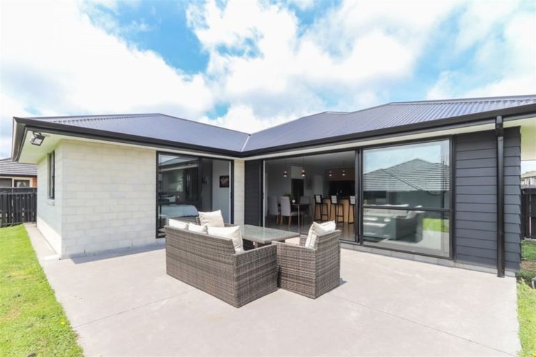 Photo of property in 13a Estate Grove, Inglewood, 4330