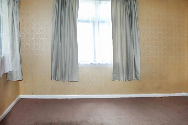 Photo of property in 30 Kingswood Street, Takaro, Palmerston North, 4412