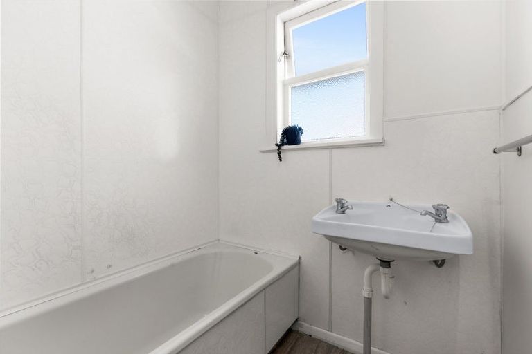 Photo of property in 96 Nuffield Avenue, Marewa, Napier, 4110