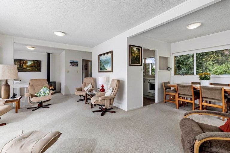 Photo of property in 2/4 Celina Place, Browns Bay, Auckland, 0630