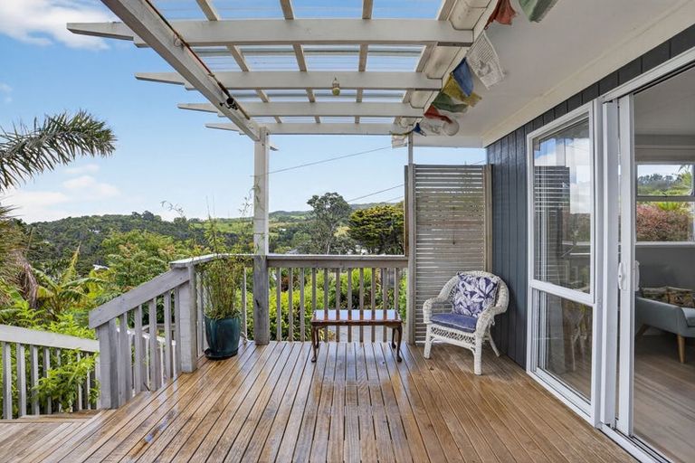 Photo of property in 11 Kendale Drive, Leigh, 0985