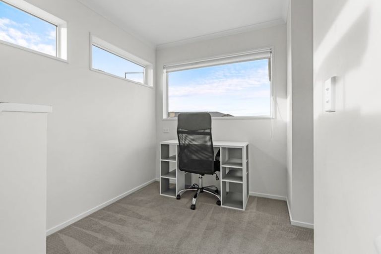 Photo of property in 11 George West Square West, Wigram, Christchurch, 8025