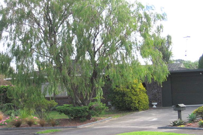 Photo of property in 3 Colleen Norma Place, Half Moon Bay, Auckland, 2012