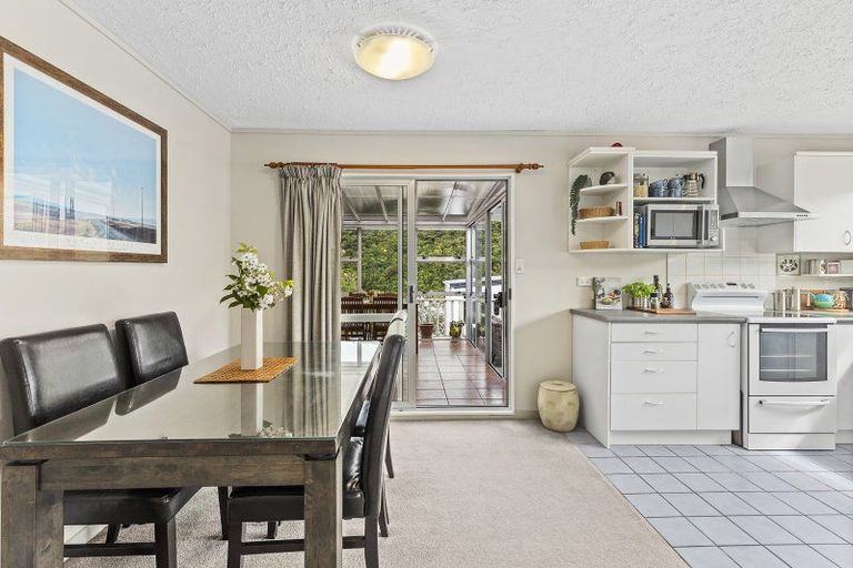 Photo of property in 52 Hazlewood Avenue, Karori, Wellington, 6012
