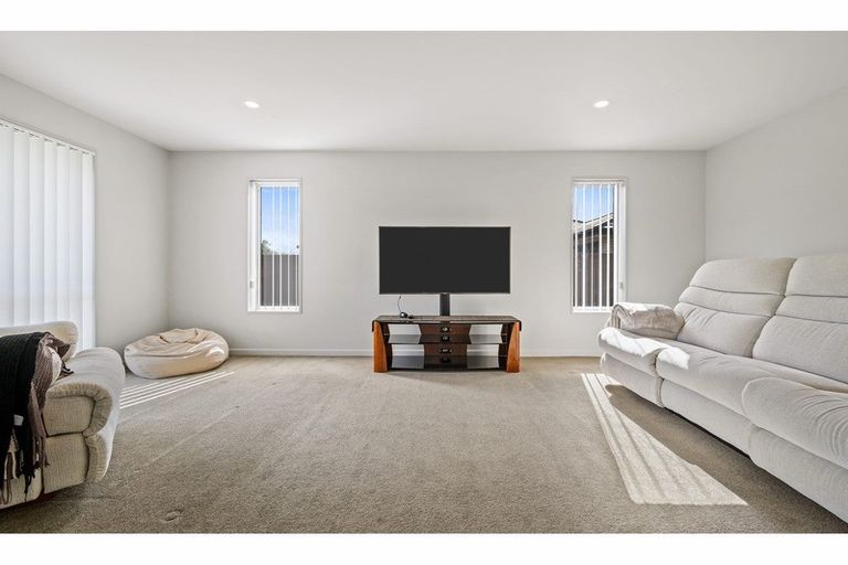 Photo of property in 15 Clematis Place, Wigram, Christchurch, 8042