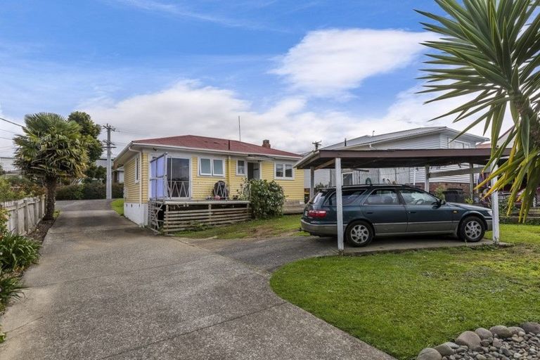 Photo of property in 6 Aotea Road, Glen Eden, Auckland, 0602