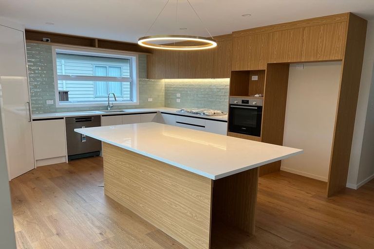 Photo of property in 62a Vandeleur Avenue, Birkdale, Auckland, 0626