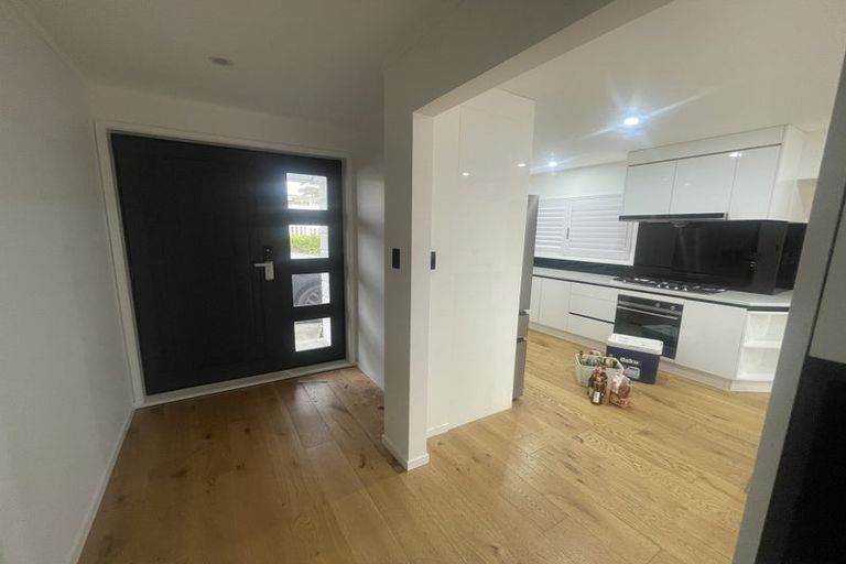 Photo of property in 58 Beechdale Crescent, Pakuranga Heights, Auckland, 2010