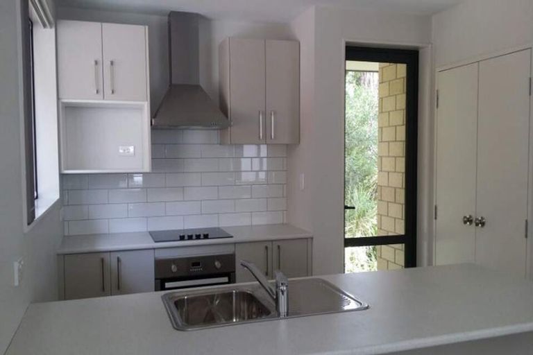 Photo of property in 12 Regency Place, Sunnynook, Auckland, 0632