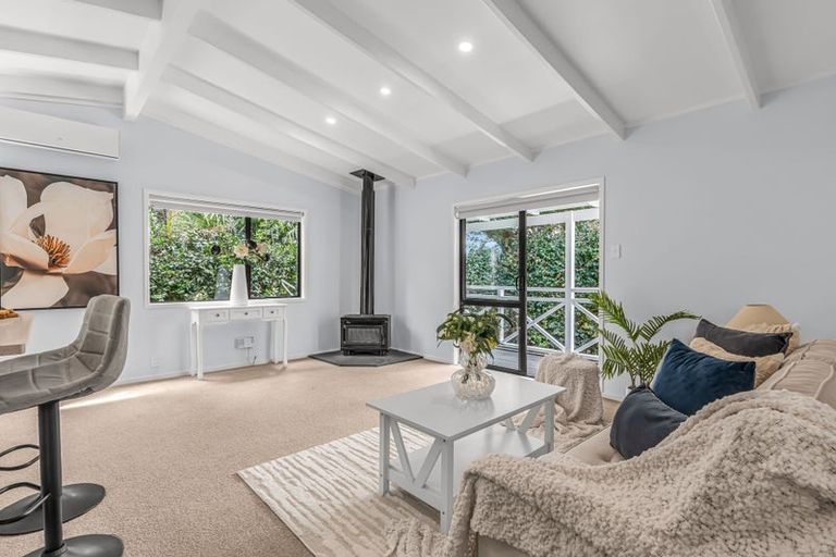 Photo of property in 1/47 Farquhar Road, Glendene, Auckland, 0602