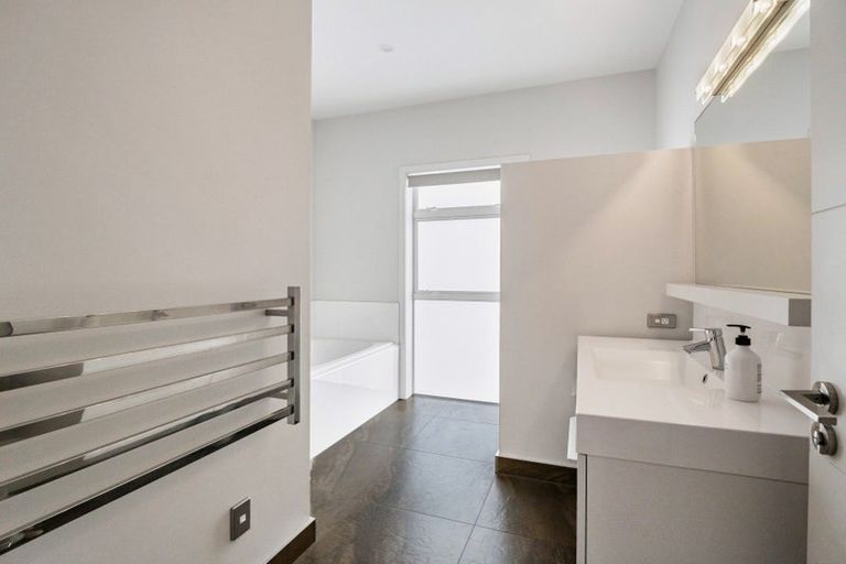 Photo of property in 60 Karewa Parade, Papamoa Beach, Papamoa, 3118