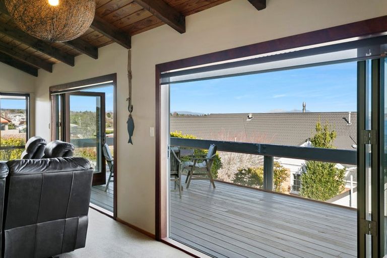 Photo of property in 12 Harvey Street, Waipahihi, Taupo, 3330