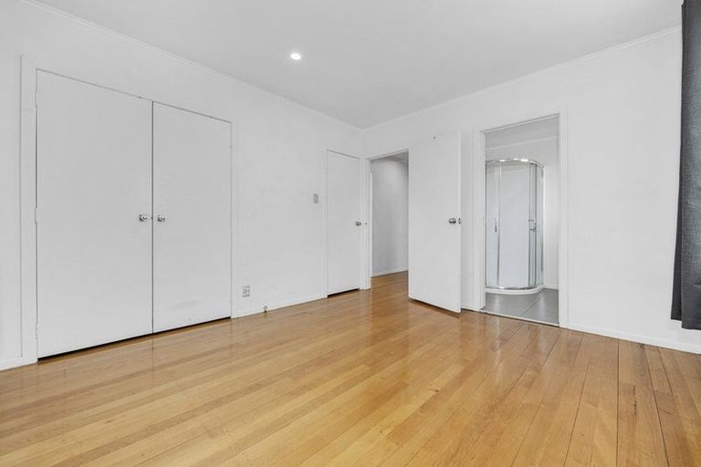 Photo of property in 11 Sunnyside Crescent, Papatoetoe, Auckland, 2025