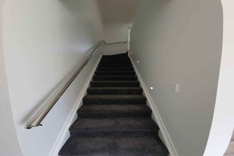 Photo of property in 11 Warbler Crescent, Papakura, 2110