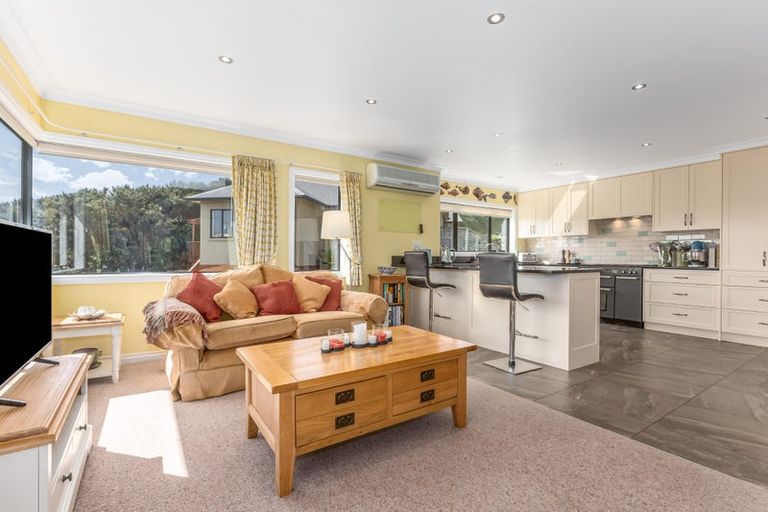 Photo of property in 22 Port Lane, Whitby, Porirua, 5024