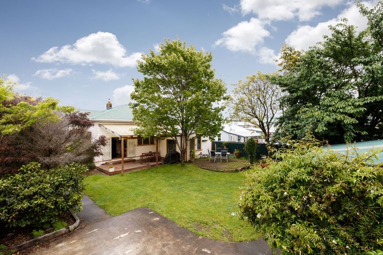 Photo of property in 35 Fitzroy Street, Terrace End, Palmerston North, 4410