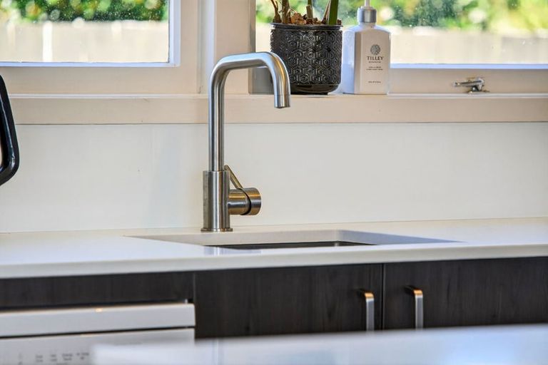 Photo of property in 1/55b Springs Road, Parakai, 0830