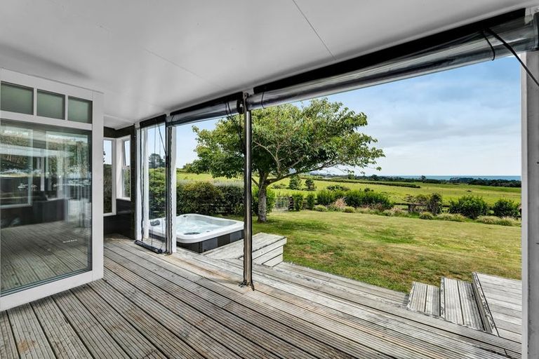 Photo of property in 1444 Carrington Road, Hurworth, New Plymouth, 4371