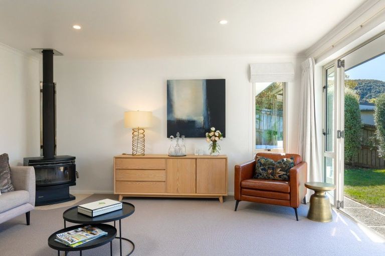 Photo of property in 8 Whitby Close, Waikawa, Picton, 7220