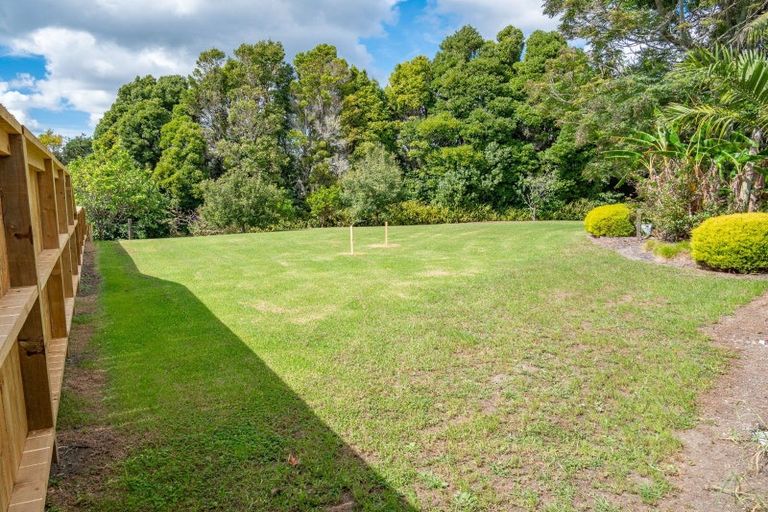 Photo of property in 20 Coopers Drive, Coopers Beach, 0420