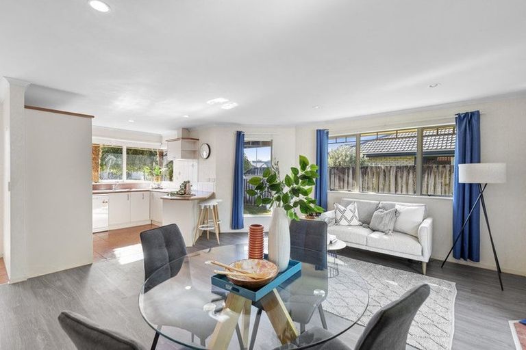 Photo of property in 76 Nielsen Gardens, Rototuna, Hamilton, 3210