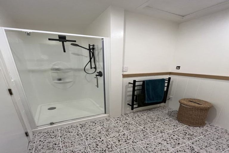 Photo of property in 16 Moana Road, Plimmerton, Porirua, 5026