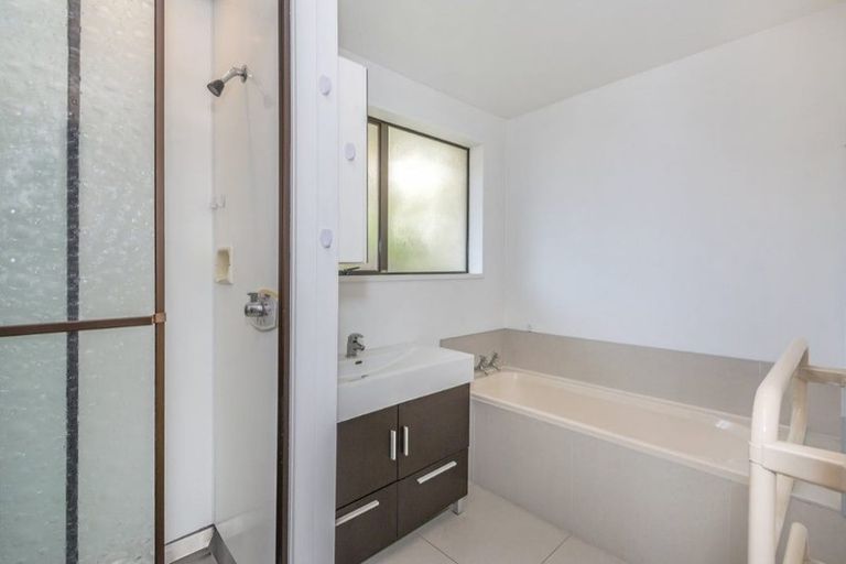 Photo of property in 68a Sarabande Avenue, Redwood, Christchurch, 8051