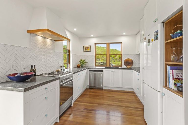 Photo of property in 3 Nikau Park, Raglan, 3225