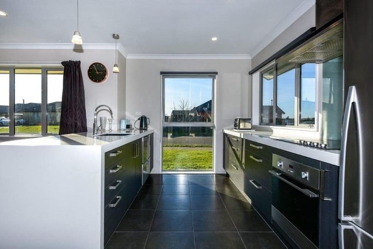 Photo of property in 6 Dundee Close, Darfield, 7510