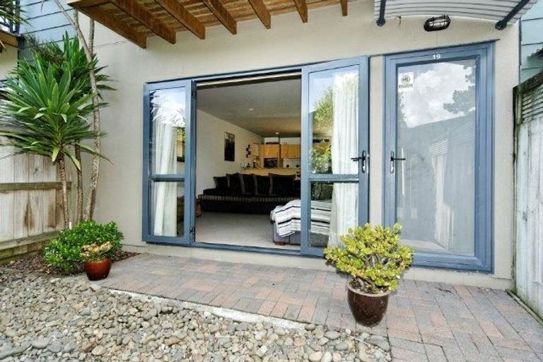 Photo of property in 19/8 Soljak Place, Mount Albert, Auckland, 1025