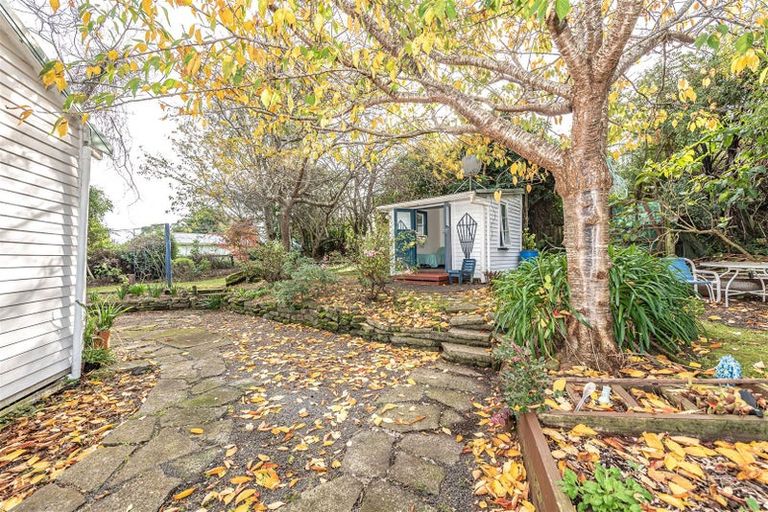 Photo of property in 2a Weraroa Road, Waverley, 4510