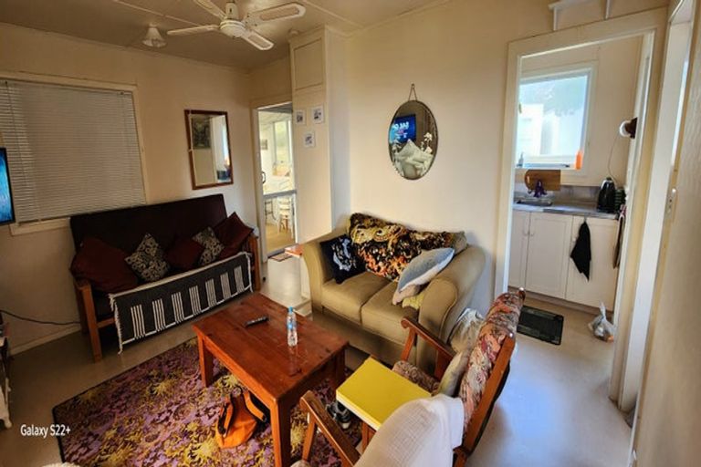 Photo of property in 1 Point Road, Mokau, 4376