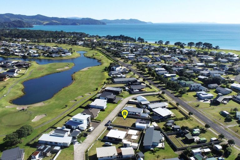 Photo of property in 105 Taupata Way, Matarangi, Whitianga, 3592