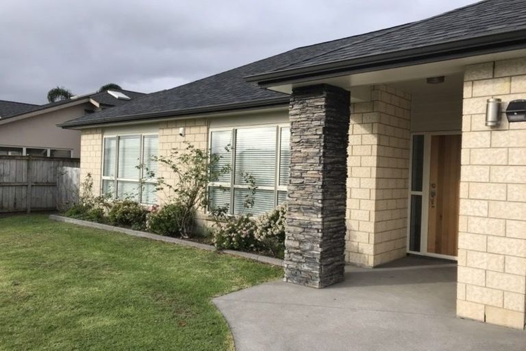 Photo of property in 32 Capriana Drive, Karaka, Papakura, 2113